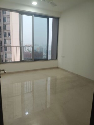 Room in 3 BHK Apartment at Oberoi Sky City, Borivali East – for Rent