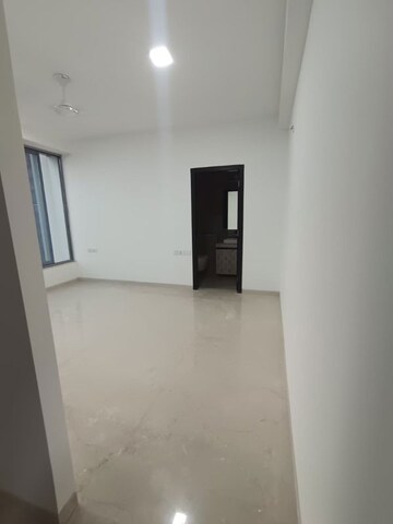 Room in 3 BHK Apartment at Oberoi Sky City, Borivali East – for Rent