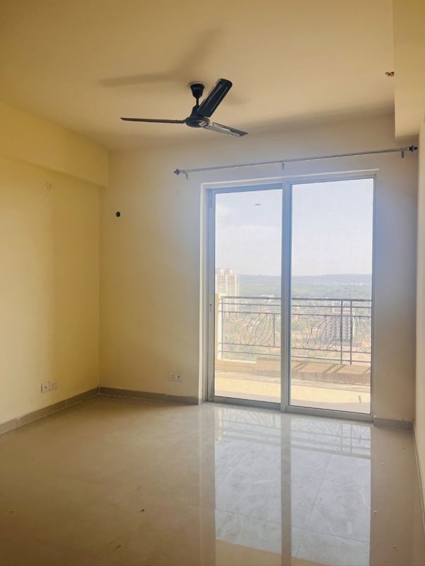 3.5 BHK Apartment For Rent in DLF Express Greens