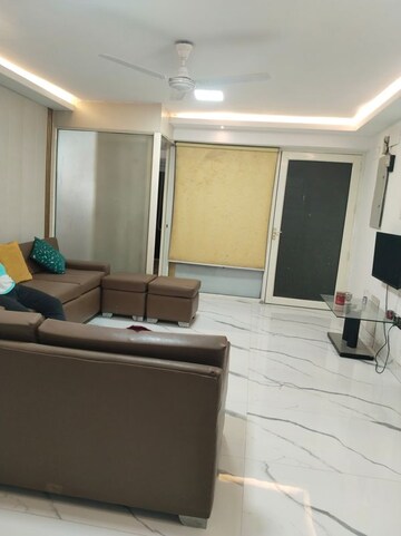 Master Bedroom in 3 BHK Builder Floor at Sushant Lok 2, Sector 57 – for Rent