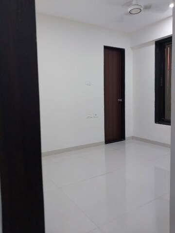 Room in 2 BHK Apartment at Kripa Bliss, Vikhroli East – for Rent