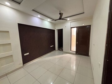 Kitchen in 3 BHK Builder Floor at Ardee City, Sector 52 – for Rent