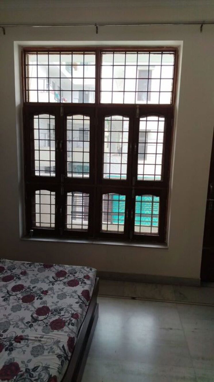 Room, sector 31 2 Bedroom 1399 Sq.Ft. Builder Floor In Sector 31 Gurgaon 9758362