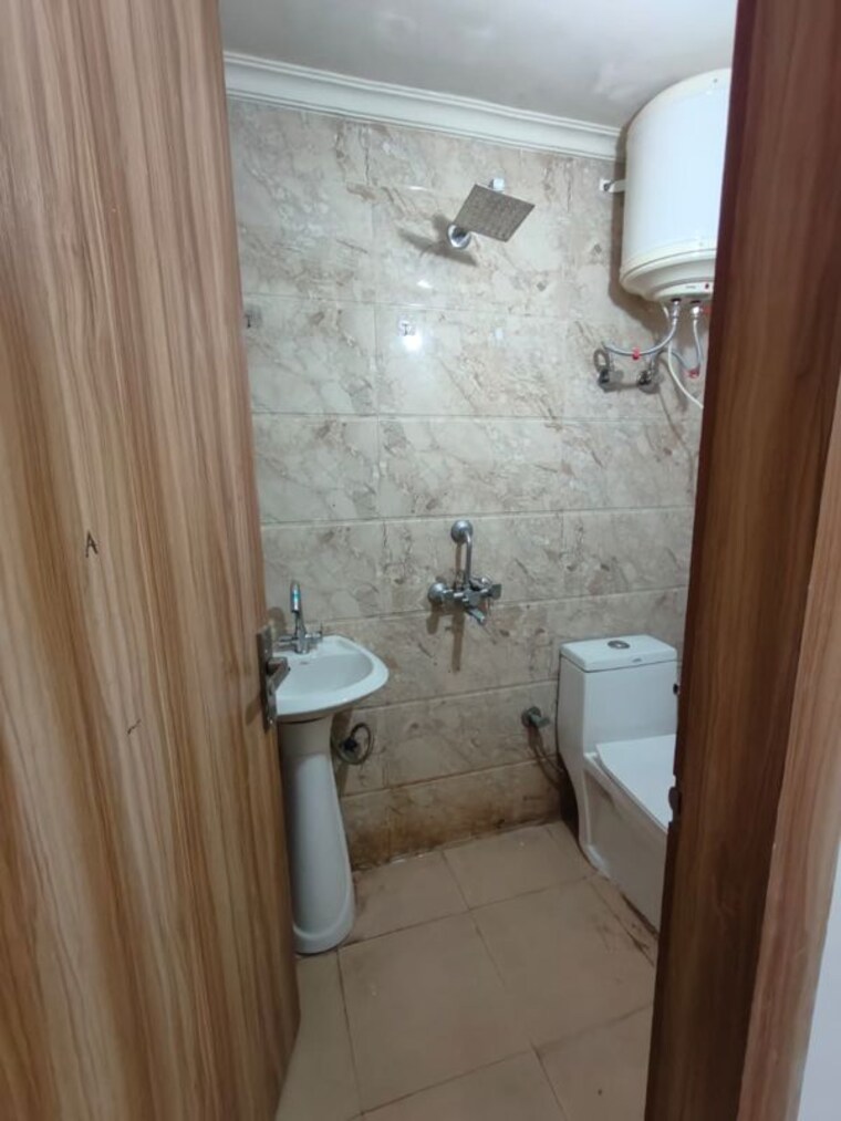 Bathroom, saket 1 Bedroom 450 Sq.Ft. Builder Floor In Saket Delhi 9758380
