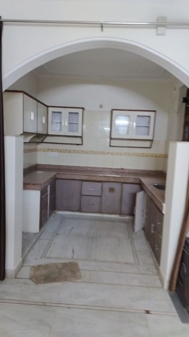 Bathroom, sector 30 2 Bedroom 1398 Sq.Ft. Builder Floor In Sector 30 Gurgaon 9758381