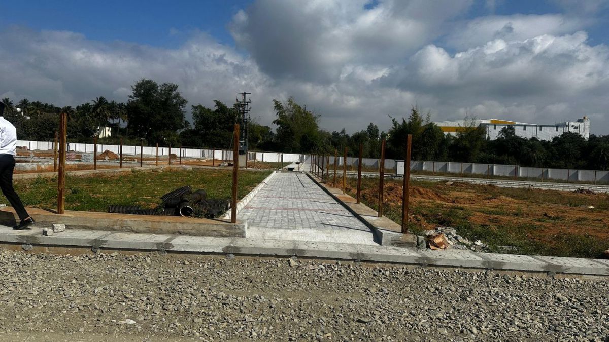 Plot For Sale in Arvind Lakeview