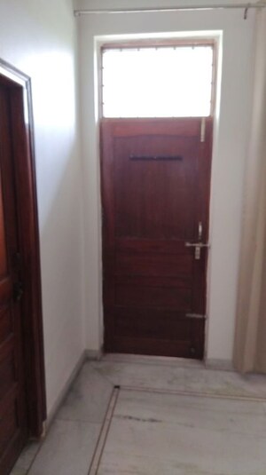 Furnished Amenities in 2 BHK Builder Floor at Sector 52 – for Rent