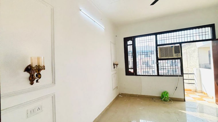 Room, pir machalla 2 Bedroom 1000 Sq.Ft. Builder Floor In Pir Machalla Zirakpur 9758445