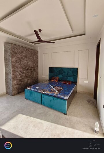 Bedroom in 2 BHK Builder Floor at Hong Kong Bazaar, Sector 57 – for Rent