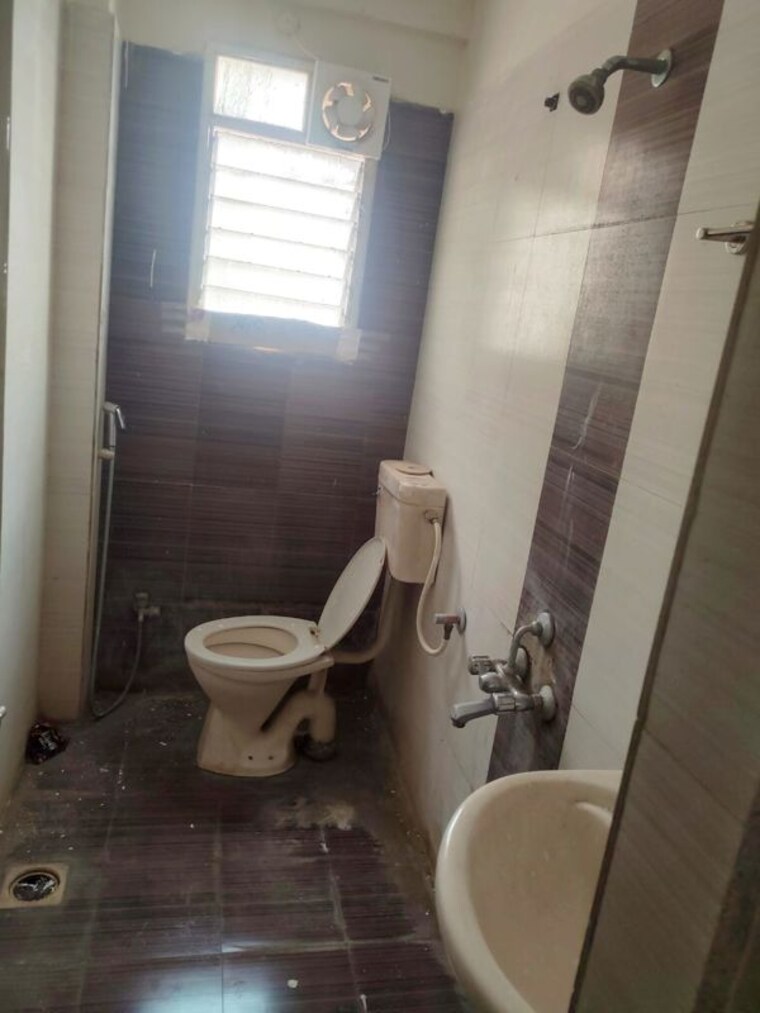 Bathroom, shivane 2 Bedroom 850 Sq.Ft. Apartment In Shivane Pune 9588908