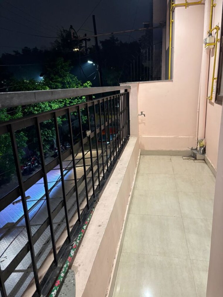 Balcony, sector 52 3 Bedroom 3000 Sq.Ft. Builder Floor In Sector 52 Noida 9758493