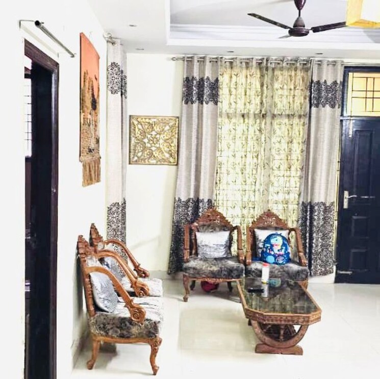 Living Room, mayfield garden 3.5 Bedroom 300 Sq.Yd. Builder Floor In Mayfield Garden Gurgaon 9758537