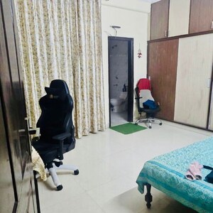 Team Area in 3.5 BHK Builder Floor at Mayfield Garden – for Rent