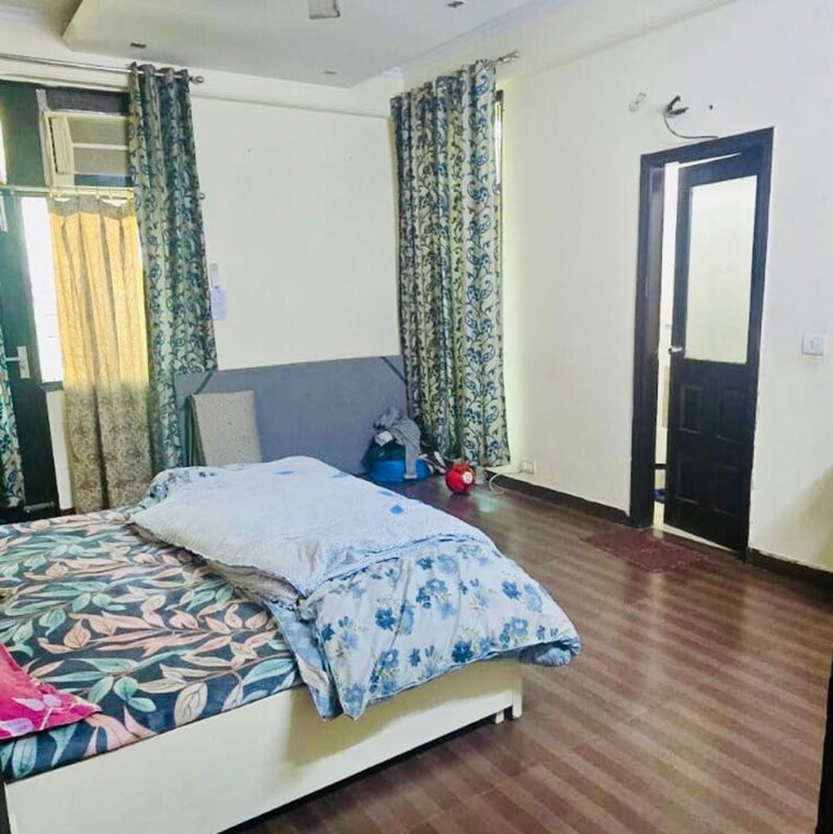 Bedroom, mayfield garden 3.5 Bedroom 300 Sq.Yd. Builder Floor In Mayfield Garden Gurgaon 9758537