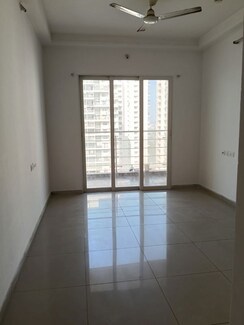 1 BHK + Extra Room Apartment For Sale in Kolte Patil Life Republic