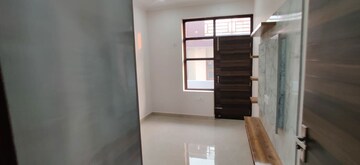 Room in 1 BHK Builder Floor at Sector 45 – for Rent