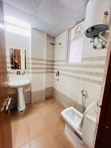 Bathroom in 1 BHK Builder Floor at Sector 51 – for Rent