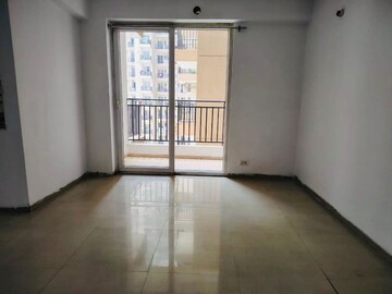 Room in 3 BHK Apartment at Gaurs Green Vista, Nyay Khand – for Rent