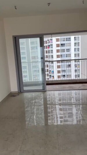 Room in 2 BHK Apartment at Piramal Vaikunth, Balkum Pada – for Sale