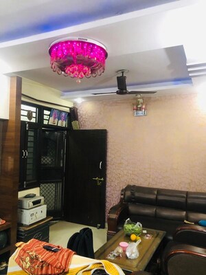 Room in 3 BHK Builder Floor at Uttam Nagar – for Rent