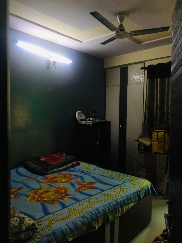 Bedroom, uttam nagar 3 Bedroom 90 Sq.Yd. Builder Floor In Uttam Nagar Delhi 9758762