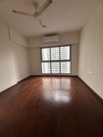 Room in 2 BHK Apartment at Piramal Vaikunth, Balkum Pada – for Rent