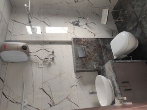 Master Bedroom in 5 BHK Apartment at Sector 52 – for Rent