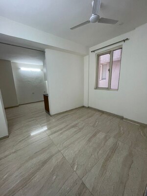 Room in 3 BHK Apartment at High Ground – for Rent