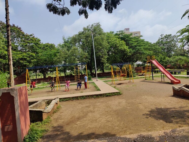 Garden, brahma-heights 2 Bedroom 717 Sq.Ft. Builder Floor In Wagholi Pune 9747333