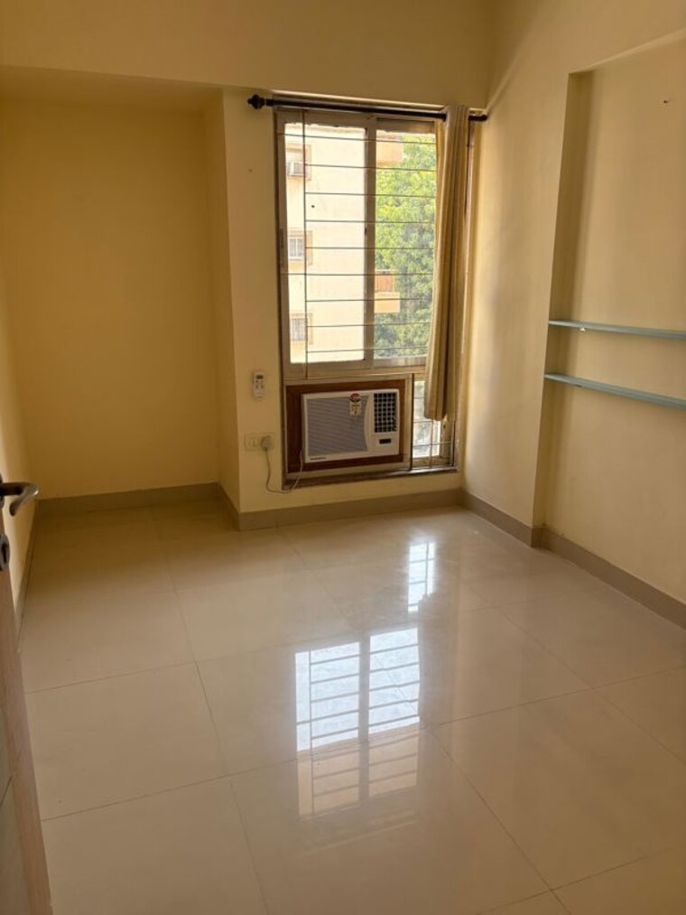 Room, vasundhara-chs-manpada 2.5 Bedroom 850 Sq.Ft. Apartment In Manpada Thane 9758818