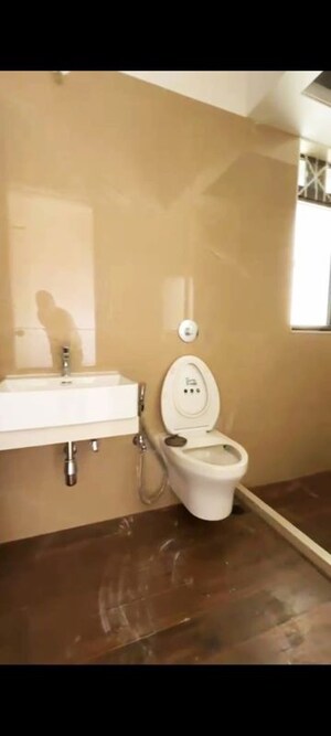 Bathroom in 2.5 BHK Apartment at Bharat Kunj Heights, Matunga – for Sale