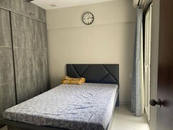 1 BHK + Pooja Room Apartment For Rent in Amanora Adreno Towers