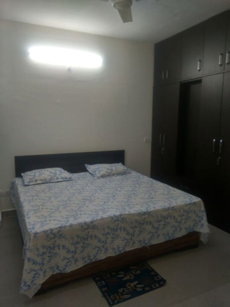 Room, gomti nagar Pg For Boys & Girls In Gomti Nagar 9758848