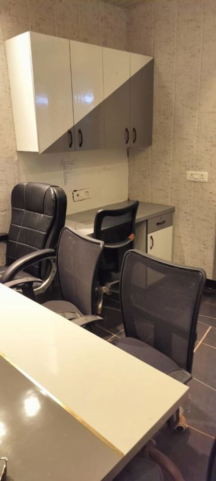 Team Area, midpoint-mart Commercial Office Space 352 Sq.Ft. In Siddharth Vihar Ghaziabad 9758858