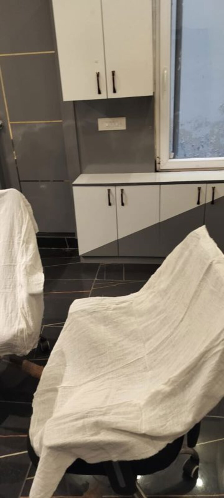 Balcony, midpoint-mart Commercial Office Space 352 Sq.Ft. In Siddharth Vihar Ghaziabad 9758858