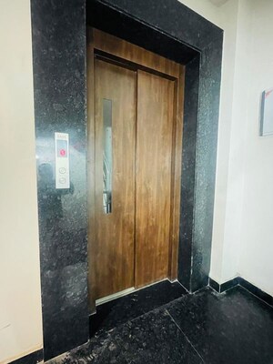 Building Lobby in 2 BHK Builder Floor at Super Mart 1, Sector 27 – for Rent