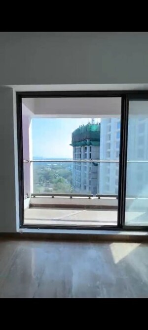 Room in 1 BHK Apartment at Bharat Kunj Heights, Matunga – for Sale