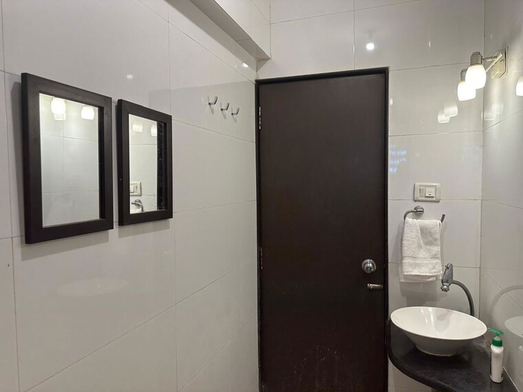 Bathroom, sant-sudama 2 Bedroom 740 Sq.Ft. Apartment In Santacruz East Mumbai 9758949