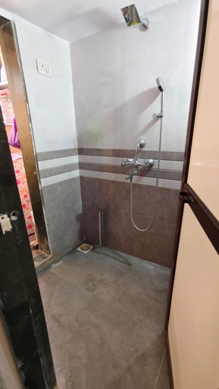 Bathroom, majiwada 1 Bedroom 450 Sq.Ft. Apartment In Majiwada Thane 9709910