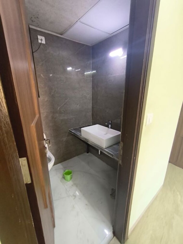 Bathroom, kukreja-chembur-heights-2 2 Bedroom 975 Sq.Ft. Apartment In Chembur Mumbai 9758909