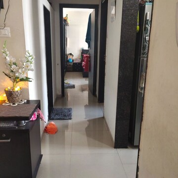 Room in 2 BHK Apartment at Kingston Classic, Malad West – for Rent