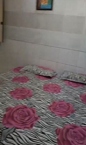 Bedroom in 2 BHK Builder Floor at Sector 51 – for Rent