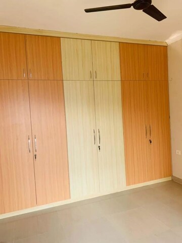 Furnished Amenities in 3.5 BHK Apartment at Gardenia Golf City, Sector 75 – for Sale