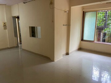 Room in 2 BHK Apartment at Roof Top Chs Ltd, Andheri East – for Rent