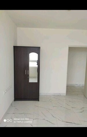 Room in 3 BHK Apartment at Mantri Manyata Lithos, Thanisandra – for Rent