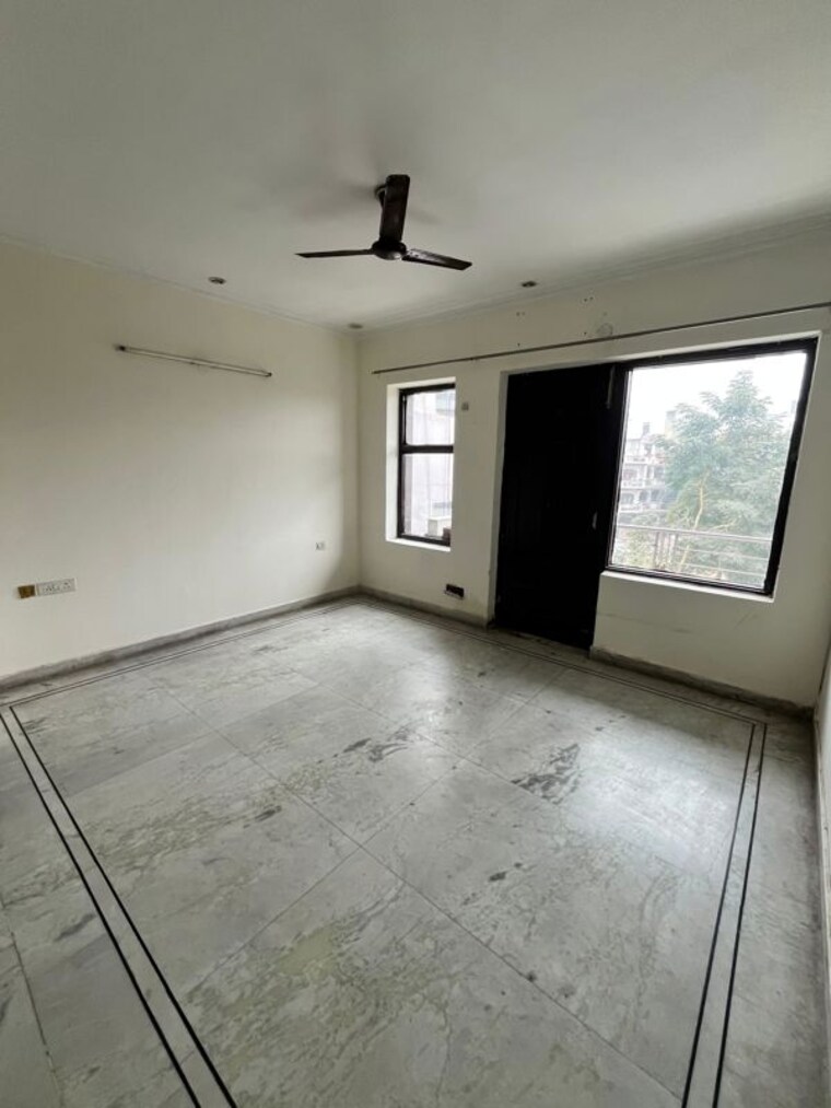 Room, sector 38 2 Bedroom 1419 Sq.Ft. Builder Floor In Sector 38 Gurgaon 9759134