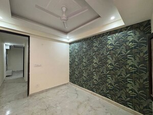 Room in 2 BHK Independent House at Sector 52 – for Rent