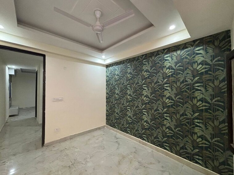 Room, sector 52 2 Bedroom 2350 Sq.Ft. Independent House In Sector 52 Noida 9759343