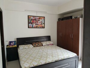 Master Bedroom in 2 BHK Apartment at Satellite – for Rent
