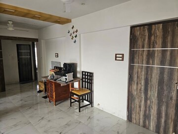 2 BHK Apartment For Rent in Om Viraj Apartment, Andheri West